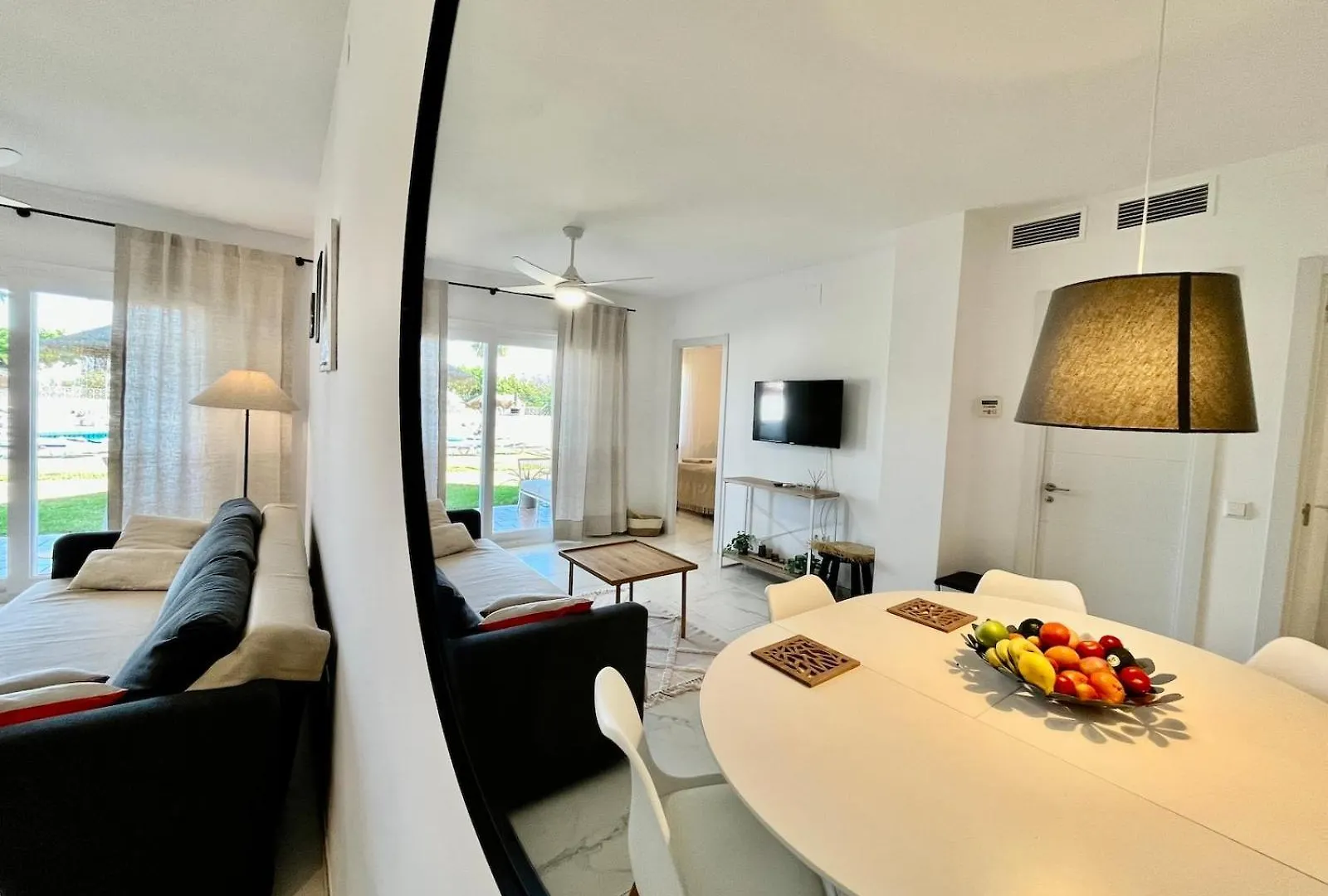 2 Bedroom Apartment Walking Distance To The Beach Sitio de Calahonda