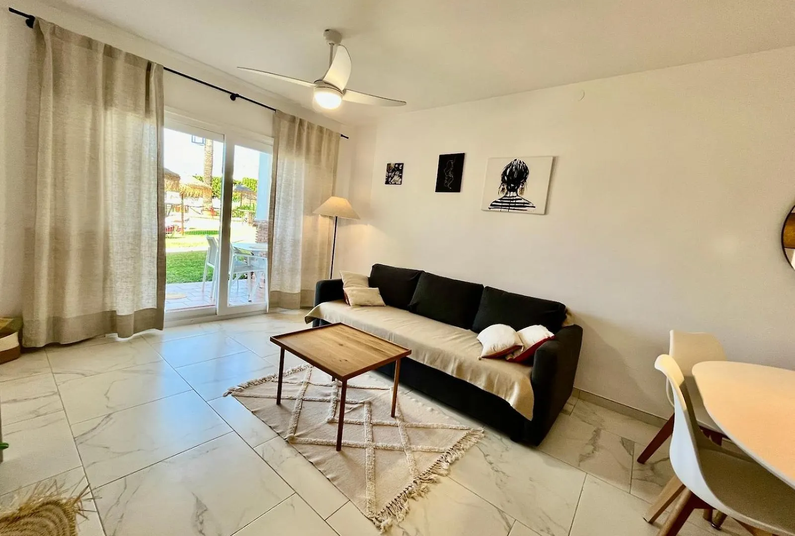 2 Bedroom Apartment Walking Distance To The Beach Sitio de Calahonda