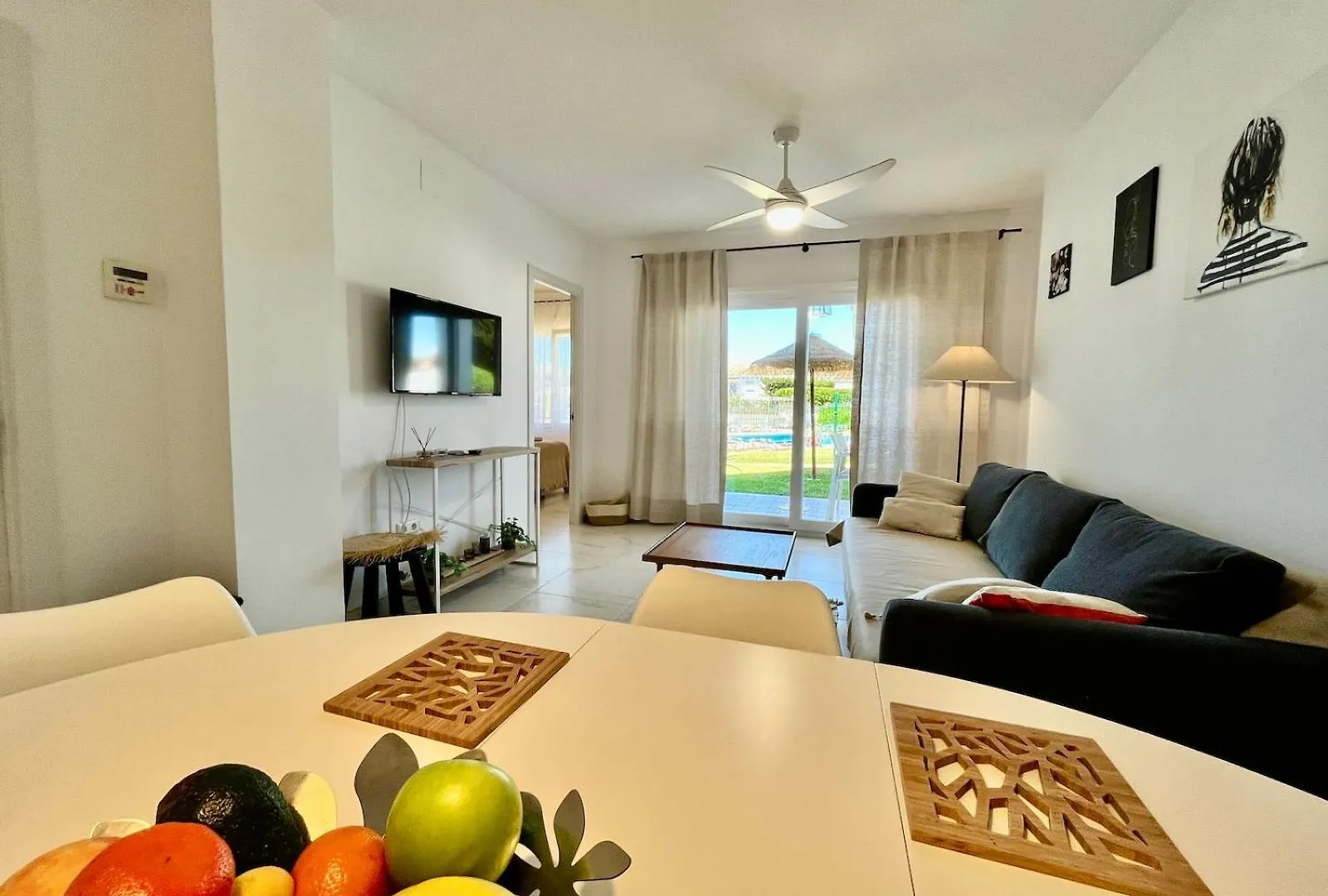 2 Bedroom Apartment Walking Distance To The Beach Sitio de Calahonda