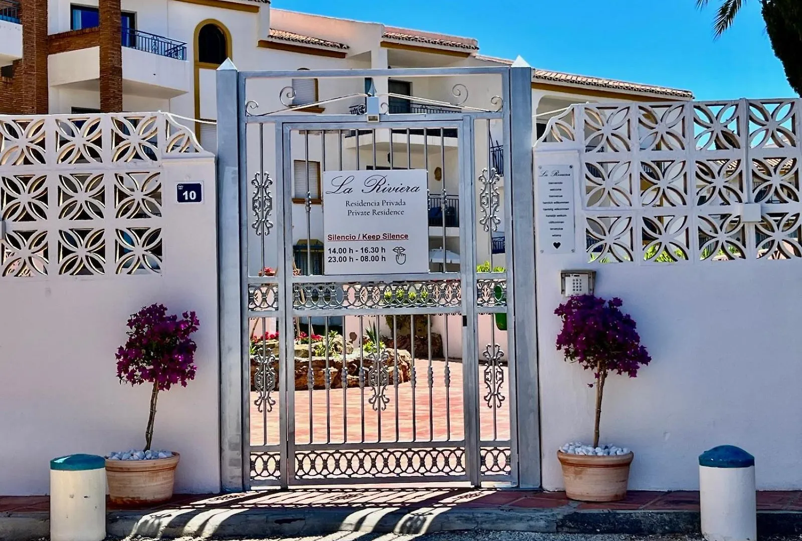 2 Bedroom Apartment Walking Distance To The Beach Sitio de Calahonda
