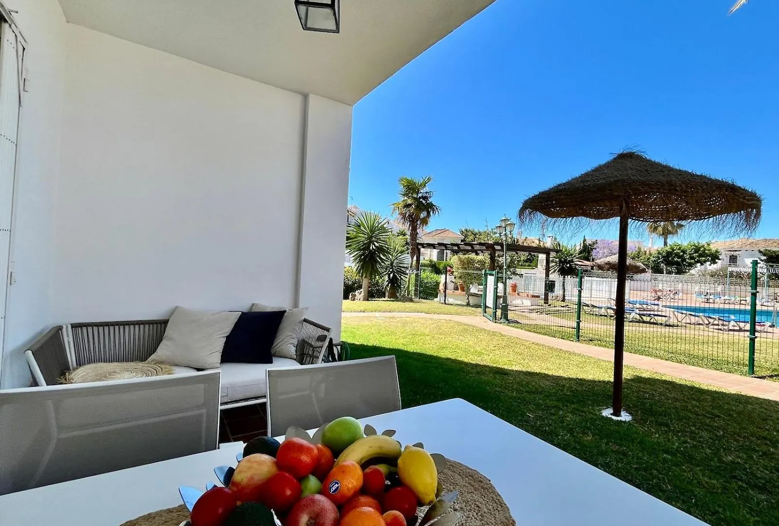 2 Bedroom Apartment Walking Distance To The Beach Sitio de Calahonda