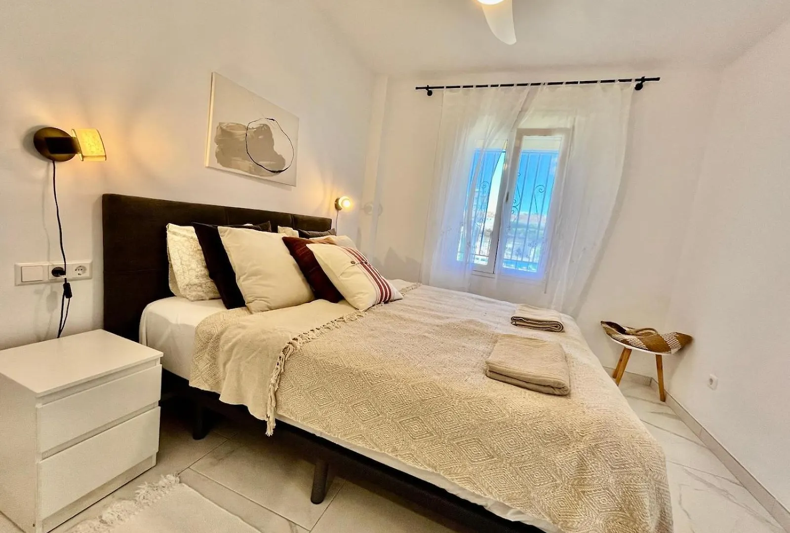 2 Bedroom Apartment Walking Distance To The Beach Sitio de Calahonda España